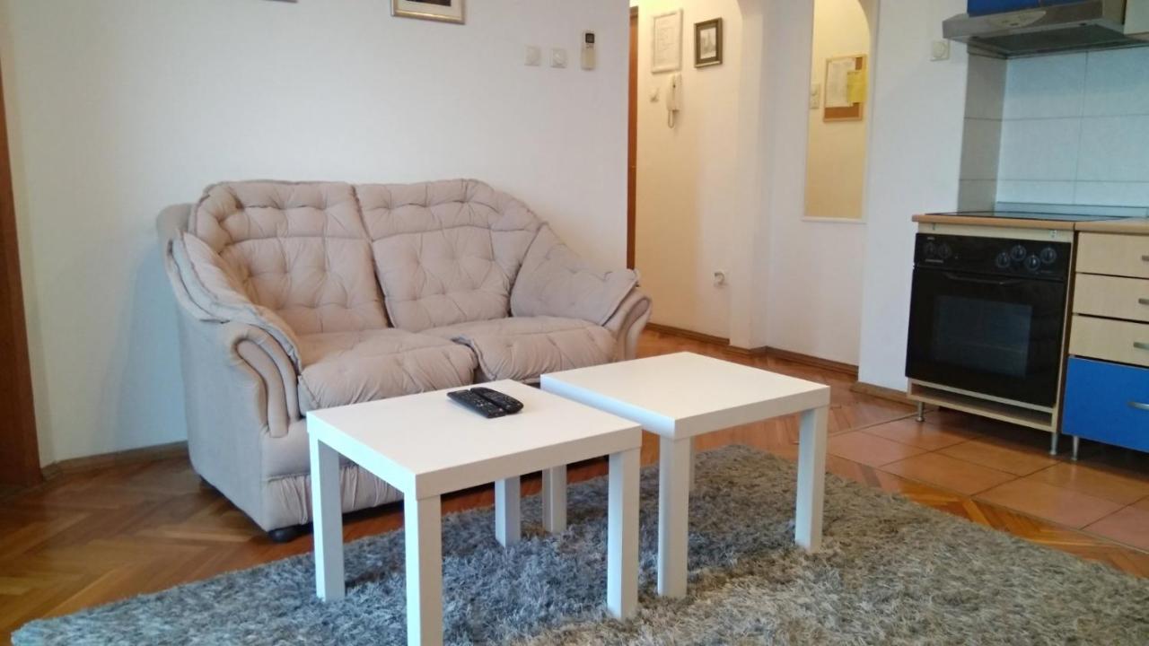 Jovana'S Apartment Novi Sad Buitenkant foto