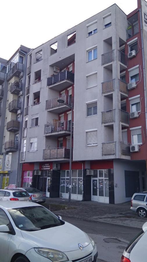 Jovana'S Apartment Novi Sad Buitenkant foto